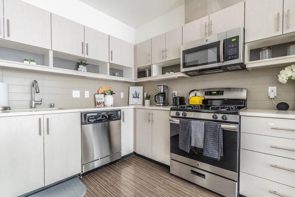 One Bedroom Luxury Apartment Seattle Dış mekan fotoğraf