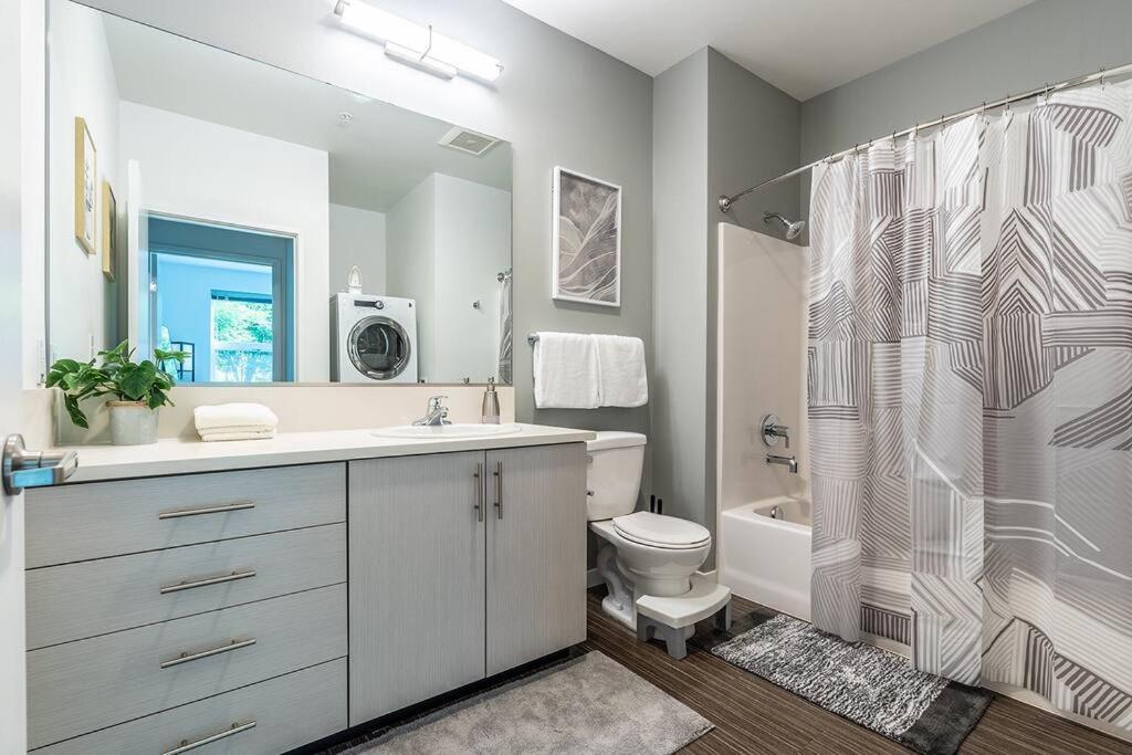 One Bedroom Luxury Apartment Seattle Dış mekan fotoğraf