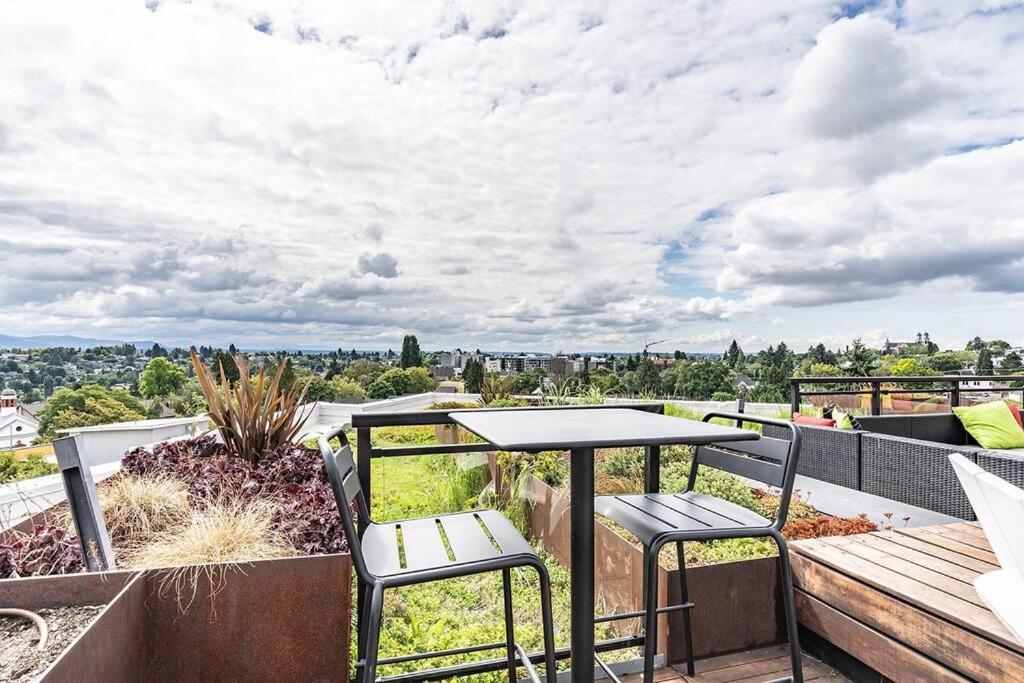 One Bedroom Luxury Apartment Seattle Dış mekan fotoğraf