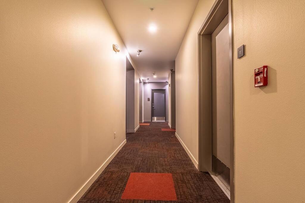 One Bedroom Luxury Apartment Seattle Dış mekan fotoğraf